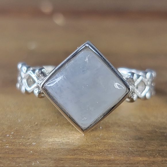 Vintage Jewelry - Native Rainbow Moonstone Gemstone Ring 7 Sterling Silver Womens Boho Jewelry 925
